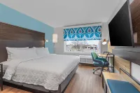 Tru by Hilton Janesville
