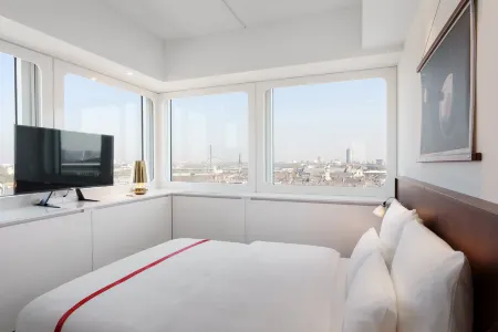 Ruby Luna Hotel Dusseldorf Отели рядом с достопримечательностью «Neuer Zollhof»