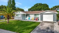 Family Retreats 5 minutes to the beach Hotels in Tarpon Springs