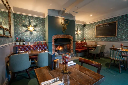 The Dundas Arms Отели в г. Хангерфорд