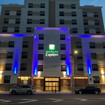 Holiday Inn Express JAMAICA - JFK AIRTRAIN - NYC by IHG Отели рядом с достопримечательностью «Железнодорожная станция JFK Air Train»