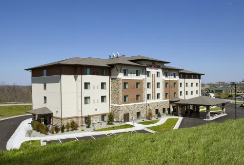 Hawthorn Suites by Wyndham Wheeling at the Highlands - Gym