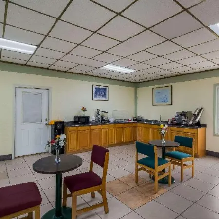 Monsoon Inn