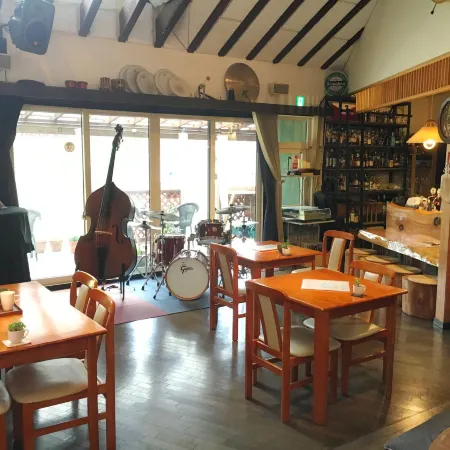 Café & Inn That Sounds Good