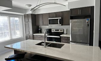 Cozy Whitby Retreat - 2 Bedroom Private House