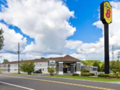 Super 8 by Wyndham Dickson Hoteles en Dickson