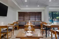 Four Points by Sheraton Greensboro Airport - breakfast