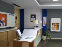 Ibis Budget Girona Costa Brava فنادق في Canet d'Adri