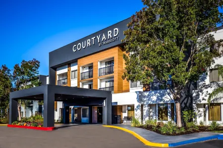 Courtyard Livermore Отели рядом с достопримечательностью «Дарси Кент Вайнярдс»