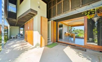 Moongalba by Discover Stradbroke,