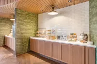羅拉萬楓飯店及套房 - 早餐