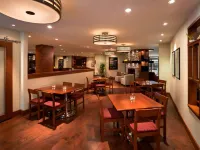 Four Points by Sheraton Hotel & Conference Centre Gatineau-Ottawa Hotels near Lansdowne Park