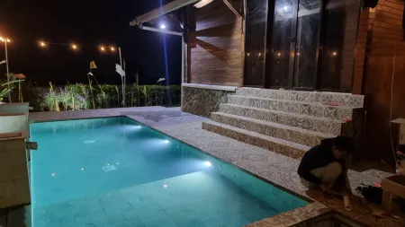 Villa ChavaMinerva Kayu - Ciater Отели рядом с достопримечательностью «Kiara Pool Ciater Spa Resort»