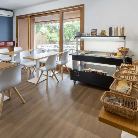 Sure Hotel by Best Western Saintes