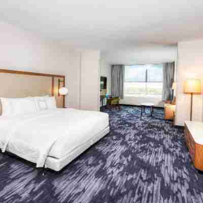 Fairfield Inn & Suites Ottawa Airport Rooms
