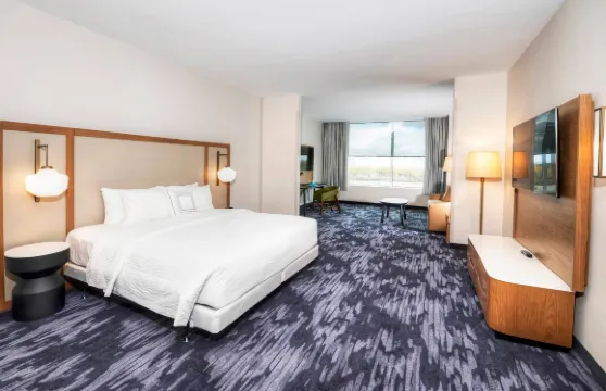 渥太華機場萬楓酒店及套房