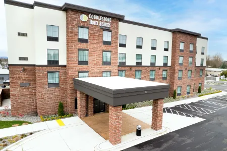 Cobblestone Hotel & Suites - Lynden