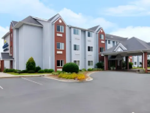 Microtel Inn & Suites by Wyndham Tifton
