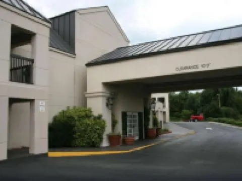 Travelodge by Wyndham Roanoke Hotels in Catawba