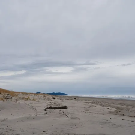 Cozy Cabin with 8 Minute Walk to the Beach!