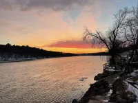 Getaway Cabin on the Rock River, enjoy kayaking, canoeing and fishing 오글 카운티 호텔