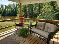 Hilltop Retreat, a modernly-rustic getaway! - 3-Star