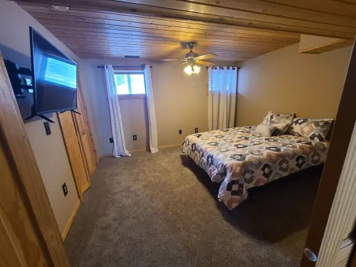 Lake Home Off Season Sept to May.