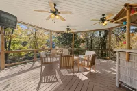 Breathtaking, Wooded River Retreat " Isle Of View"