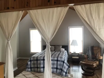Starved rock area lovey home
