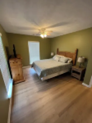 Hill Creek Cabin 2 Minutes from Marina and boat ramp on Greers Ferry Lake