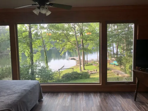 Skier's Cove Lakehouse