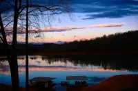 Sunset Dreams Norris Lake Front house/Deerfield Resort-sleeps 14/hot tub/slip