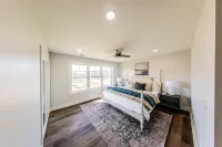 KY Lake Townhome in Upscale Community, Minutes from Dining & Activities.