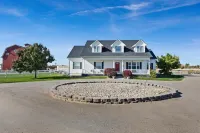 Large Property with Hot Tubs and Swimming Pool