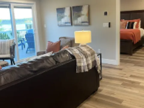 La Casita! Brand new cottage with boat parking overlooking Honey Creek Marina!!! Hotels in Grove