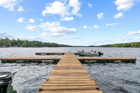 Spacious Trickey Moose Family Retreat - Woodstove, Firepit, Kayaks, Water Access