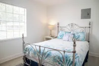 Beachy Breeze - only 1 mile to beach w/Golf Cart! - 3 Bedroom 2 Full Bath Home