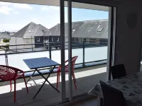 Superb T3 apartment in a quiet location overlooking the port of Crouesty Hotels in Arzon
