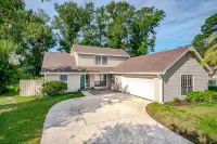 Beautiful 4 Bedroom Lake Home just minutes from Beaches and Mayo!