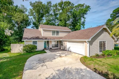 Beautiful 4 Bedroom Lake Home just minutes from Beaches and Mayo! Hotels in der Nähe von Kingsley Plantation