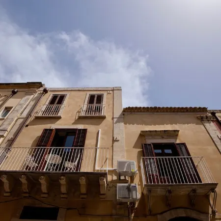 Elegant apartment, in the heart of the historic center of Noto, for 2 to 6 guests