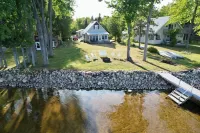 Waterfront MI Cottage on Douglas Lake between Petoskey & Mackinaw City - 3-Star