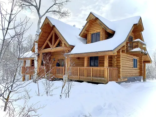 Ashton Bear-a-dise. Spacious retreat close to fishing, hiking, National Parks