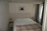 Cottage (2 bedrooms - 3 beds)  Polruan Fowey-stunning views over the estuary+sea