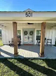 STUDIO APARTMENT BLOCKS FROM DOWNTOWN-NEWLY RENOVATED
