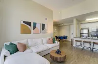 Zircon Zen - Quiet retreat 2BR Pool, Jacuzzi Marina
