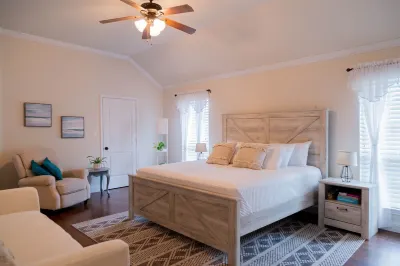 BEAUTIFUL HOME! 3/2