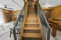 Spacious Resort Cabin – Sleeps 16, Minutes to Silver Dollar City!