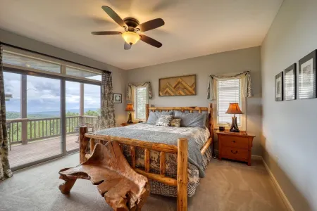 Bucket List Mountain Views, Cozy & Quiet Top Sugar Mountain Cabin, 2bd/2bath. Отели рядом с достопримечательностью «оз. Уайлдкэт»