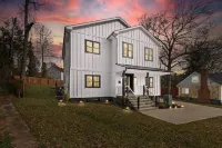 King Beds <> A Sumptuously Lavish Suite Xcape Hotels in 